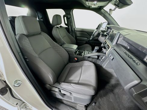 Used 2024 Toyota Tacoma SR RWD image 28
