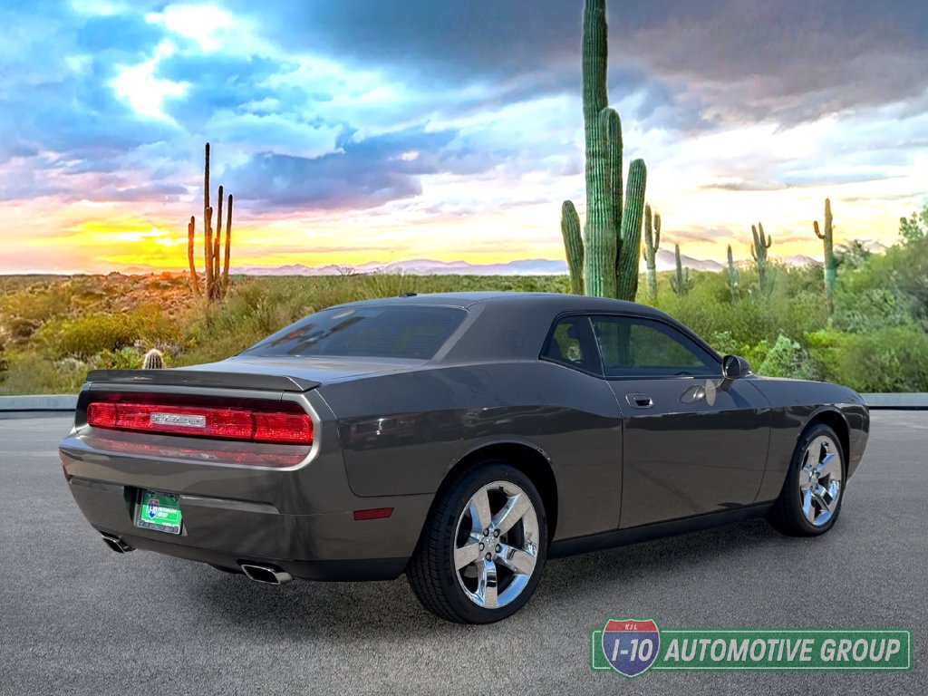 Used 2010 Dodge Challenger R/T RWD image 5