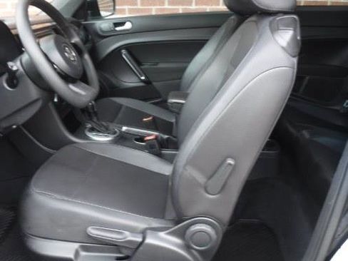 Used 2016 Volkswagen Beetle 1.8T Classic image 8