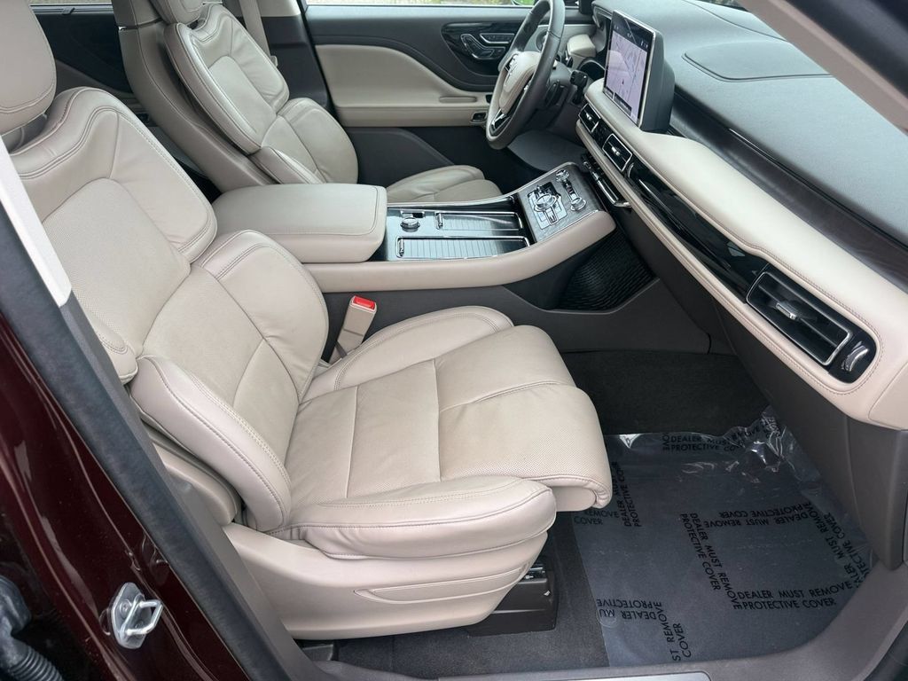Certified 2024 Lincoln Aviator Reserve w/ Equipment Group 201A AWD/4WD image 32