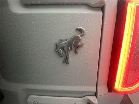 Used 2022 Ford Bronco Outer Banks image 12