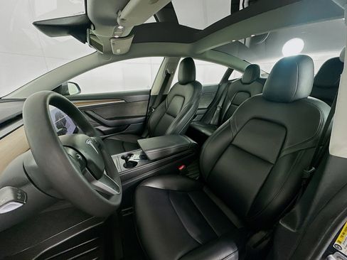 Used 2022 Tesla Model 3 image 13
