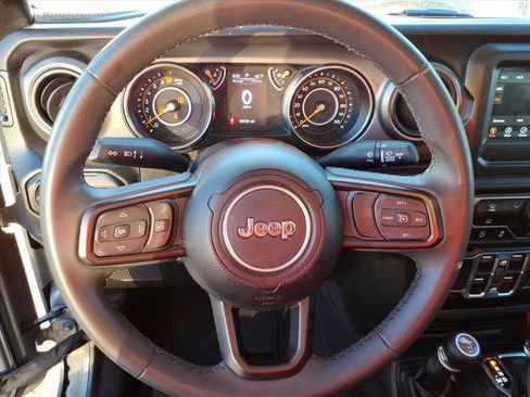 Used 2023 Jeep Gladiator Sport image 23