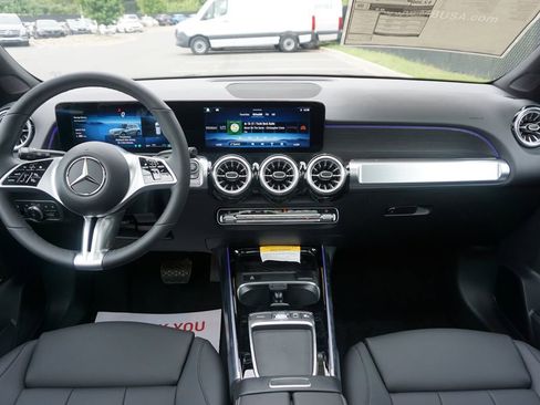 New 2025 Mercedes-Benz GLB 250 4MATIC image 17