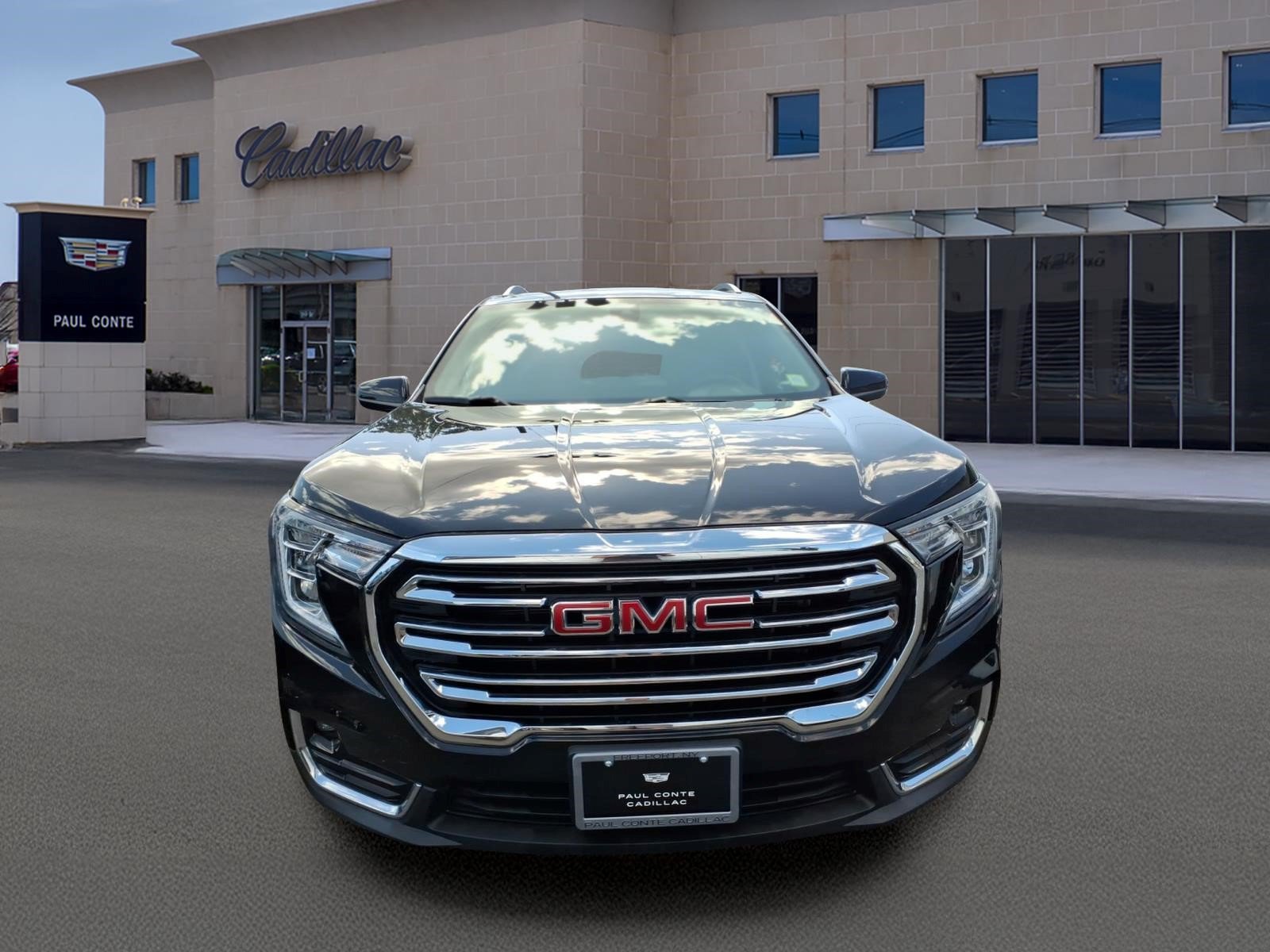 Used 2023 GMC Terrain SLT AWD/4WD image 2