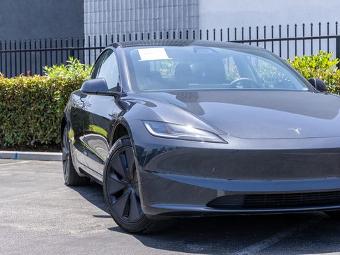 Used 2025 Tesla Model 3 Long Range RWD image 14
