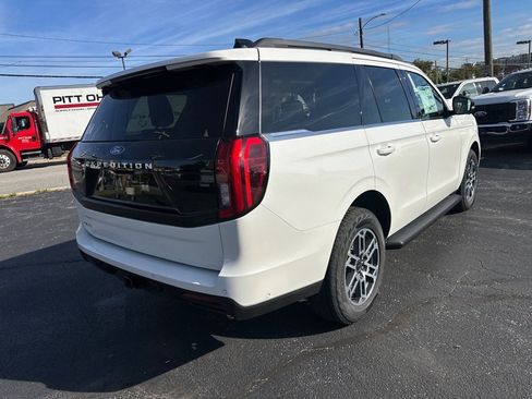 New 2025 Ford Expedition Active image 6