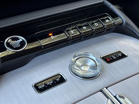 Used 2025 Lincoln Navigator L Reserve image 21