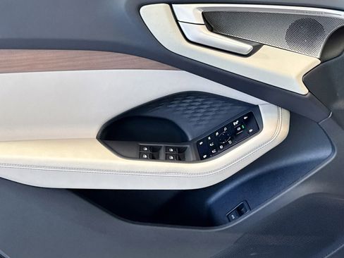 Used 2025 Audi A5 2.0T Prestige w/ 19" Wheel Package image 16