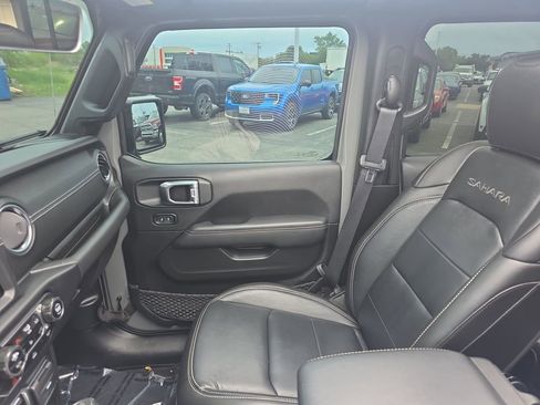 Used 2022 Jeep Wrangler Unlimited Sahara w/ Cold Weather Group AWD/4WD image 38