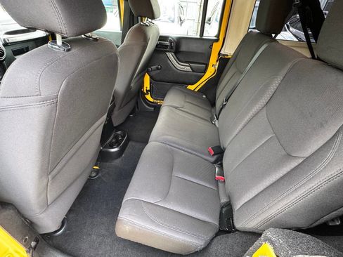 Used 2015 Jeep Wrangler Unlimited Sport image 14