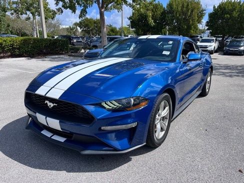 Used 2022 Ford Mustang Coupe image 2