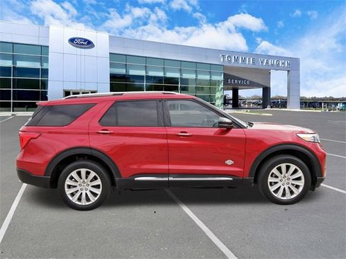 Used 2023 Ford Explorer King Ranch w/ Premium Technology Package image 5