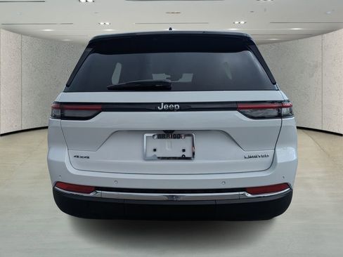 Used 2024 Jeep Grand Cherokee Limited image 4