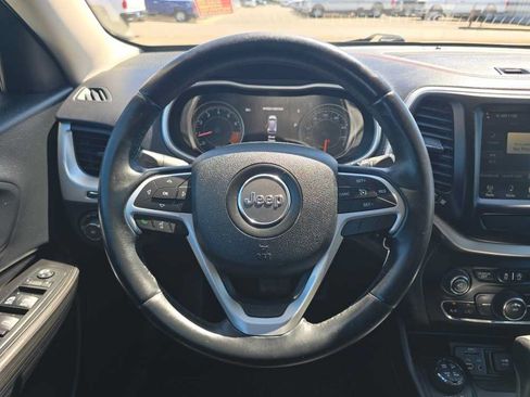 Used 2015 Jeep Cherokee Trailhawk AWD/4WD image 11