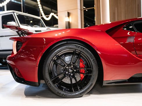 Used 2018 Ford GT image 12