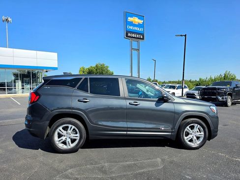 Used 2021 GMC Terrain SLE FWD image 12