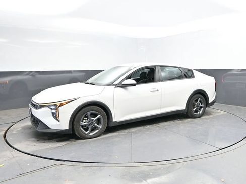 Used 2025 Kia K4 FWD image 9