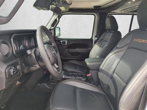 Used 2025 Jeep Gladiator Mojave w/ Convenience Group image 13