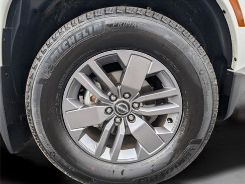 Used 2025 Nissan Frontier SV w/ SV Convenience Package image 41