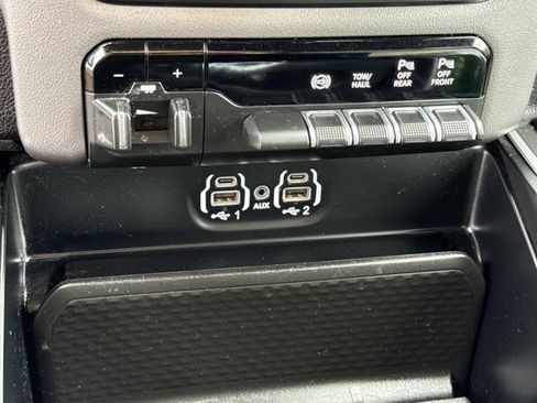 Used 2024 RAM 2500 Big Horn w/ Off Road Package image 28