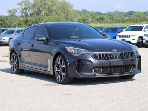Used 2018 Kia Stinger GT1 AWD/4WD image 4