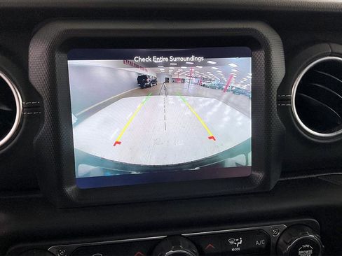 Used 2023 Jeep Wrangler Unlimited Sahara image 13