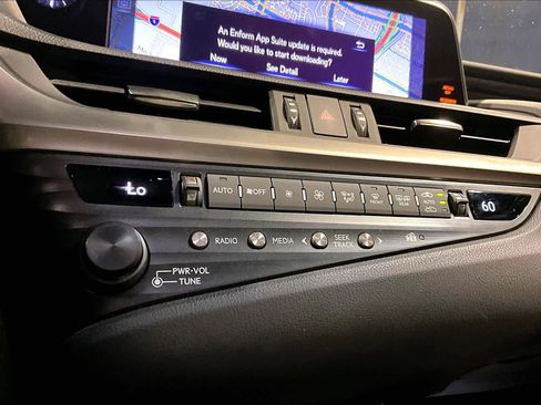 Used 2019 Lexus ES 350 image 33