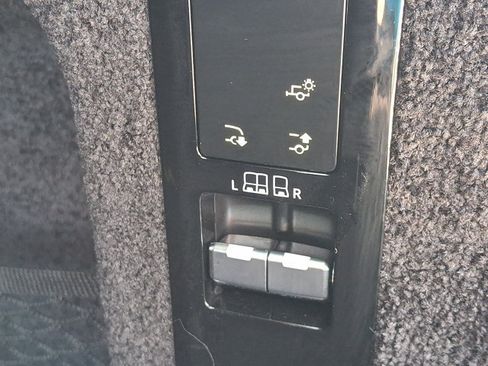Used 2024 Land Rover Range Rover SE AWD/4WD image 28