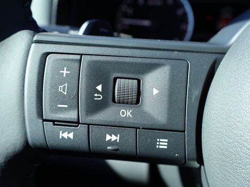 New 2025 Nissan Pathfinder SV w/ SV Premium Package image 11