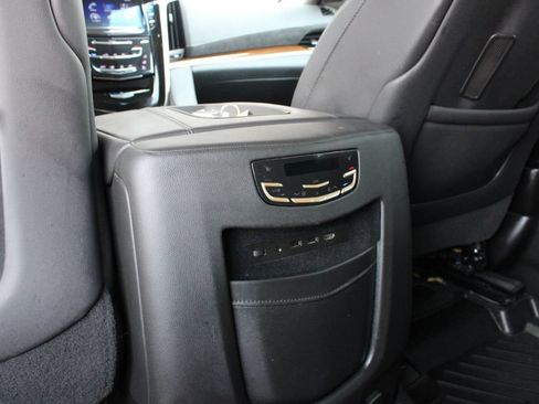 Used 2020 Cadillac Escalade ESV Premium Luxury AWD/4WD image 24