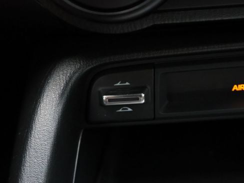 Used 2019 MAZDA MX-5 Miata RF Club RWD image 25