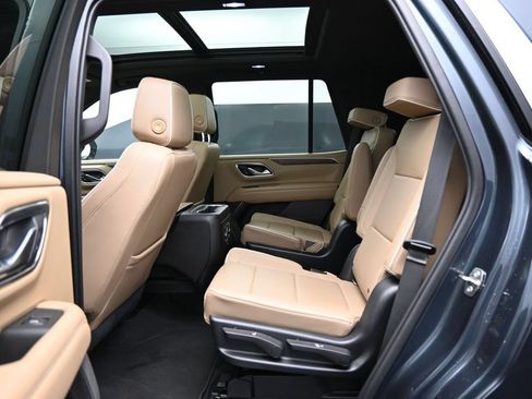 Used 2021 Chevrolet Tahoe Premier w/ Premium Package AWD/4WD image 24