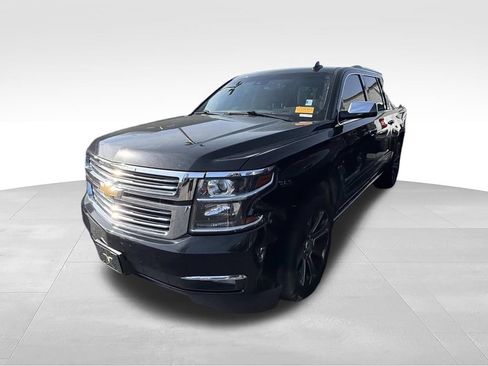 Used 2018 Chevrolet Suburban Premier w/ Max Trailering Package AWD/4WD image 5