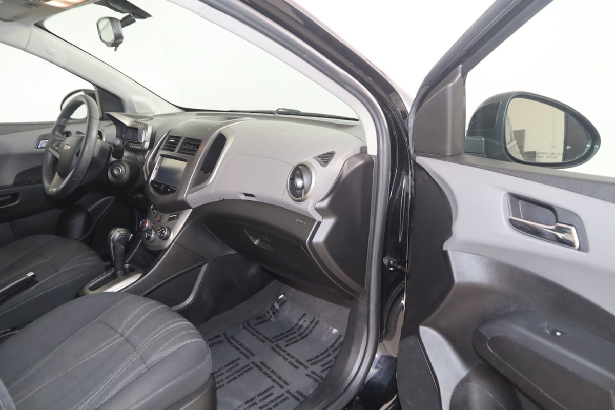 Used 2016 Chevrolet Sonic LT FWD image 30