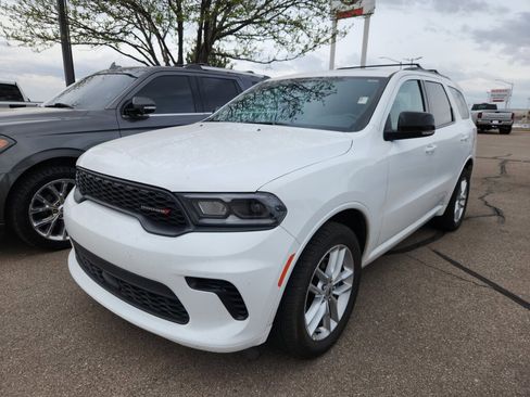 Used 2024 Dodge Durango GT image 3