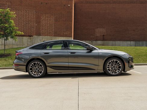 New 2027 Audi A6 e-tron Premium Plus AWD/4WD image 3