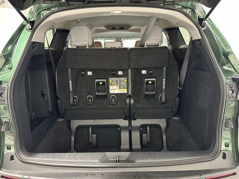 Used 2025 Toyota Sienna LE image 52