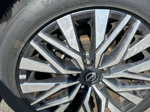 Used 2024 Nissan Altima 2.5 SV FWD image 15