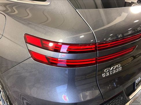 Used 2022 Genesis GV70 2.5T w/ Advanced Package image 42