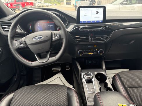 Used 2023 Ford Escape ST-Line FWD image 5