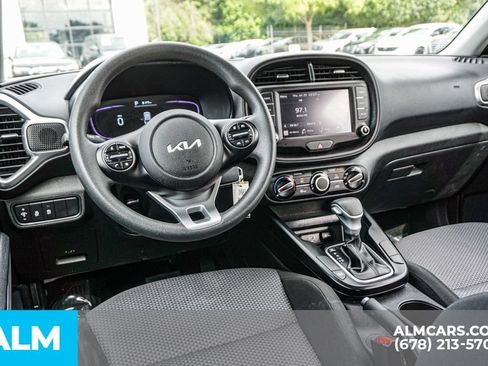 Used 2025 Kia Soul LX w/ LX Technology Package FWD image 27