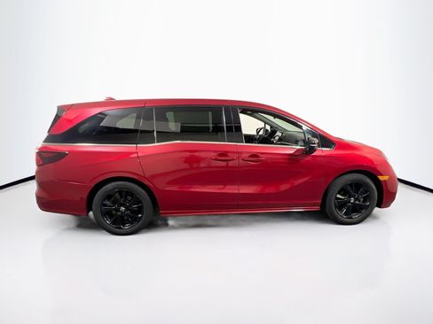 Used 2023 Honda Odyssey Sport image 4