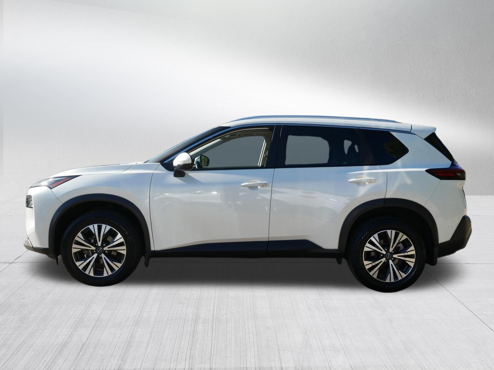 Certified 2023 Nissan Rogue SV w/ SV Premium Package AWD/4WD image 4