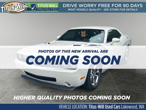 Used 2009 Dodge Challenger R/T RWD image 3