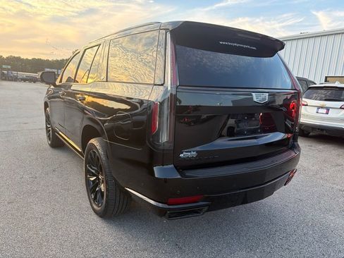Used 2022 Cadillac Escalade Sport w/ Touring Package RWD image 4