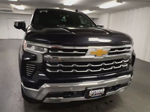 Used 2022 Chevrolet Silverado 1500 LTZ image 3