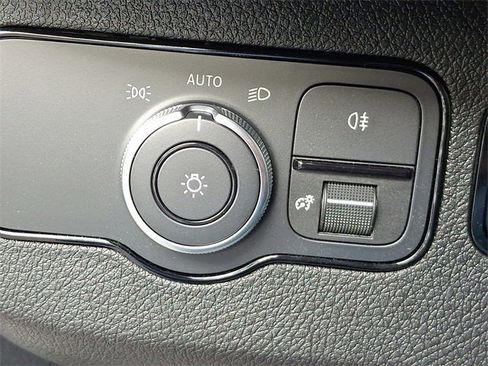 Used 2025 Mercedes-Benz Sprinter 2500 image 20