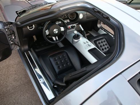 Used 2006 Ford GT image 34