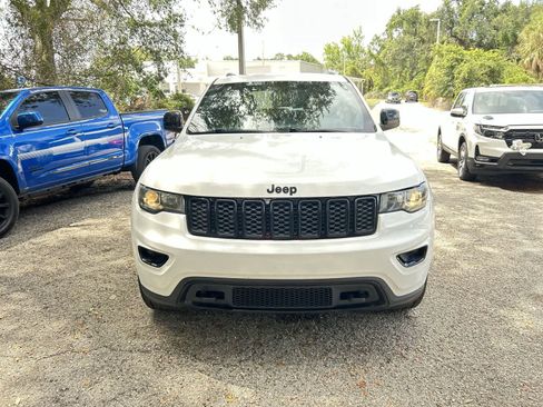 Used 2019 Jeep Grand Cherokee Laredo RWD image 3